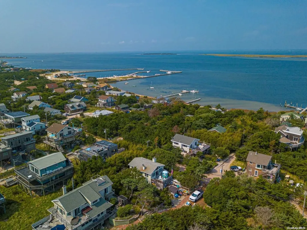 917 E End Walk Atlantique NY 11706