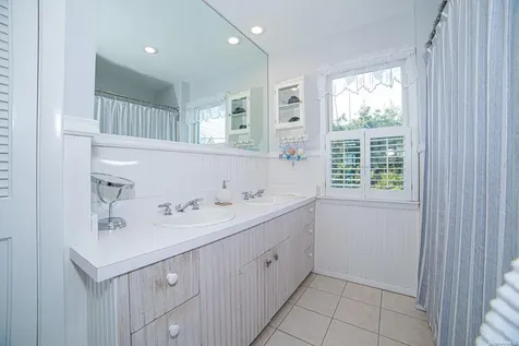 917 E End Walk Atlantique NY 11706