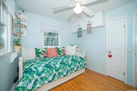 917 E End Walk Atlantique NY 11706