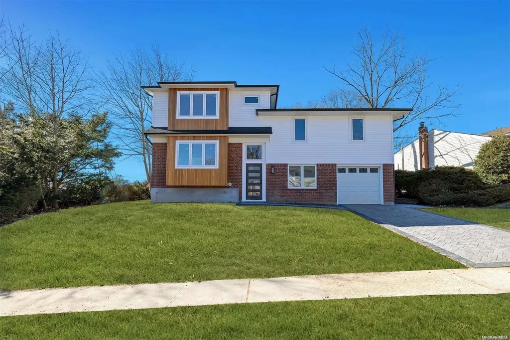3 Walter Court Old Bethpage NY 11804