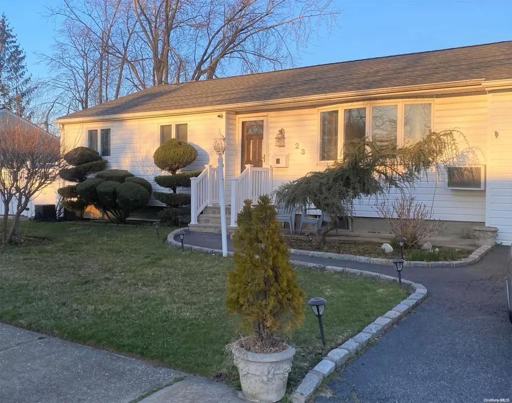 23 Evergreen Place Deer Park NY 11729