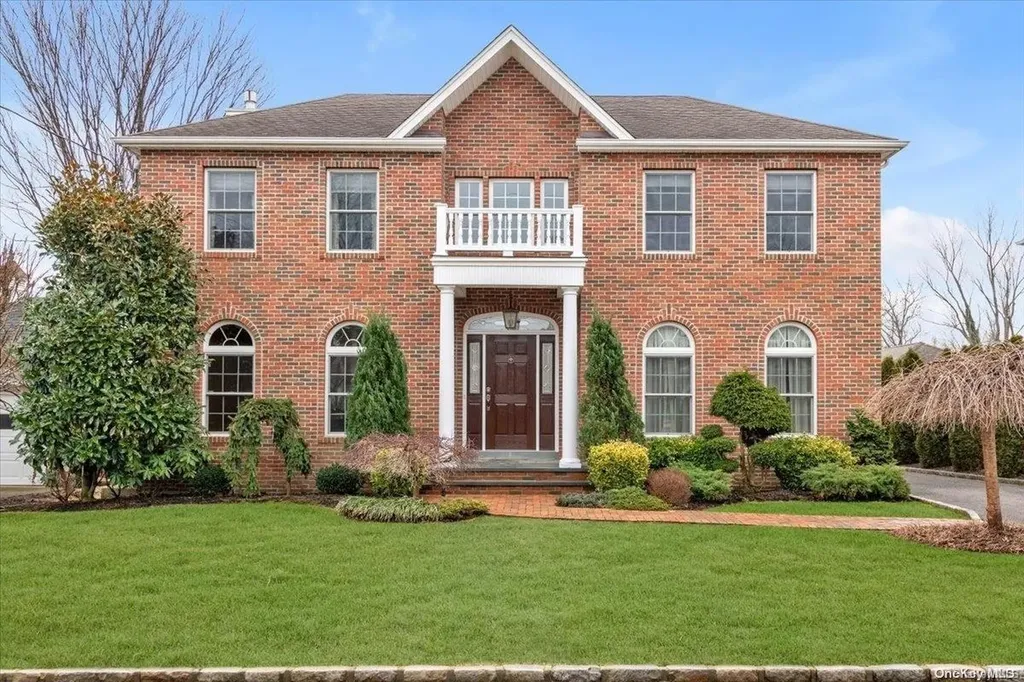 20 Sumter Avenue East Williston NY 11596