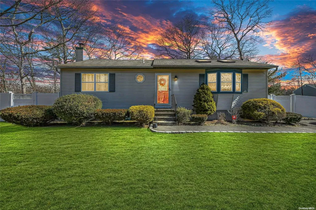 37 Windus Drive Shirley NY 11967