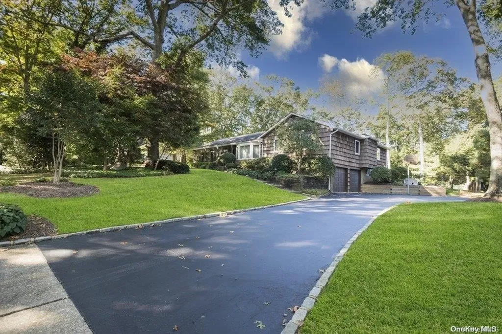 37 Buttonwood Drive Dix Hills NY 11746