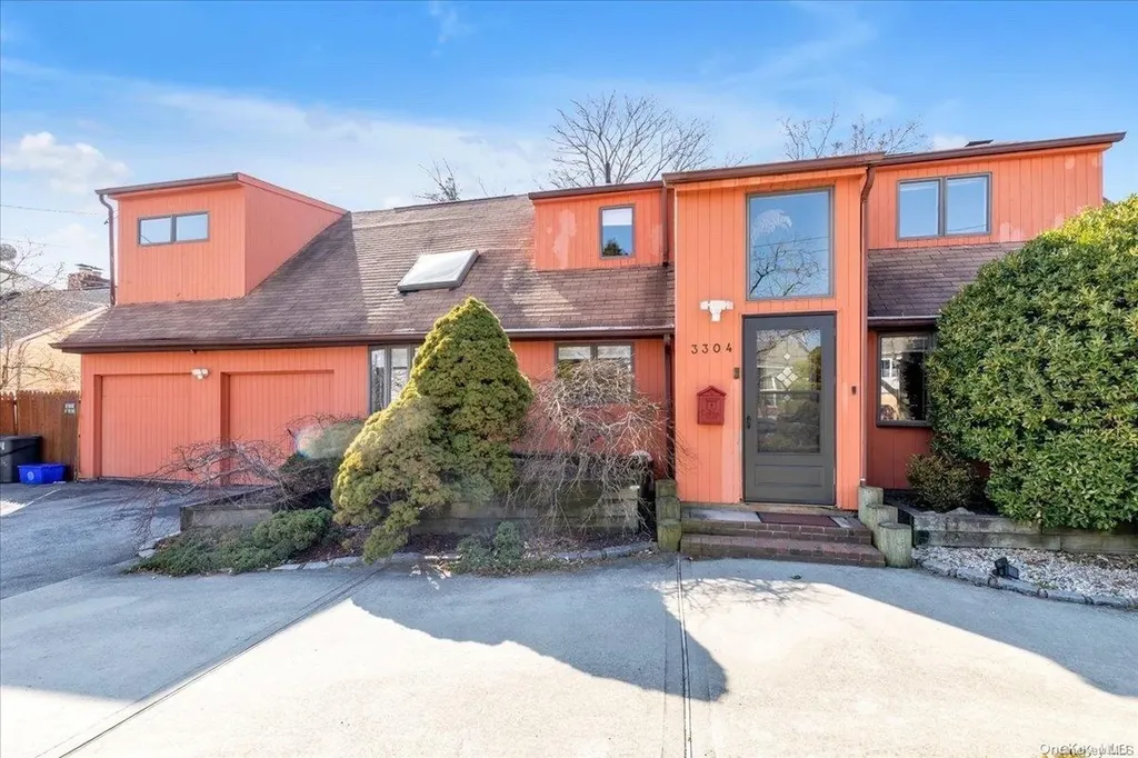 3304 Park Avenue Oceanside NY 11572