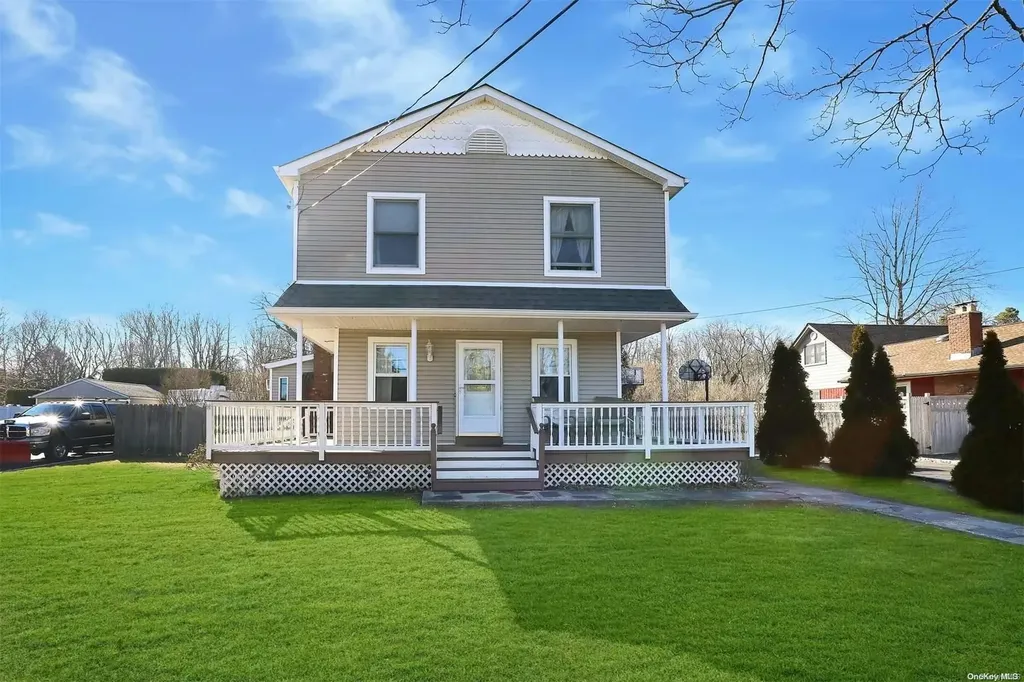 830 Walnut Avenue Bohemia NY 11716