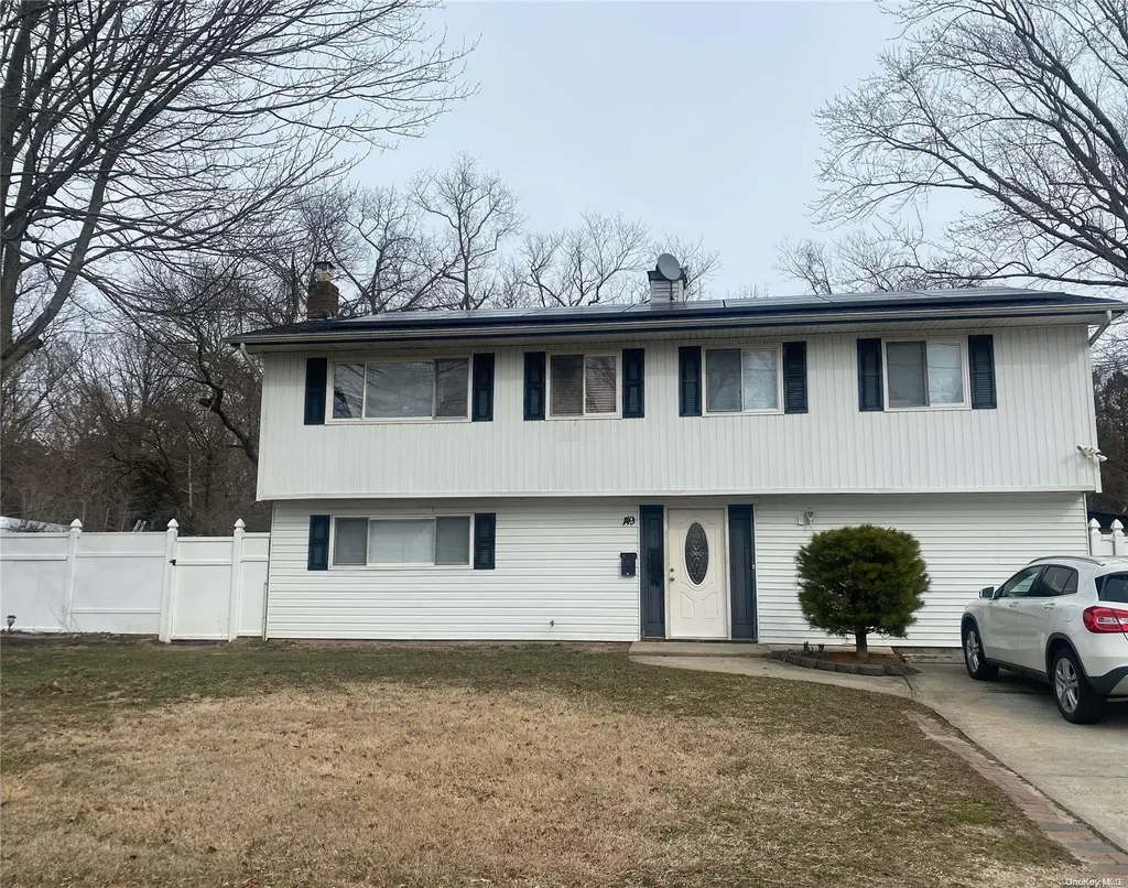 149 Oakland Avenue Central Islip NY 11722