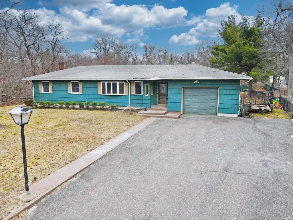 275 Hawkins Road Selden NY 11784