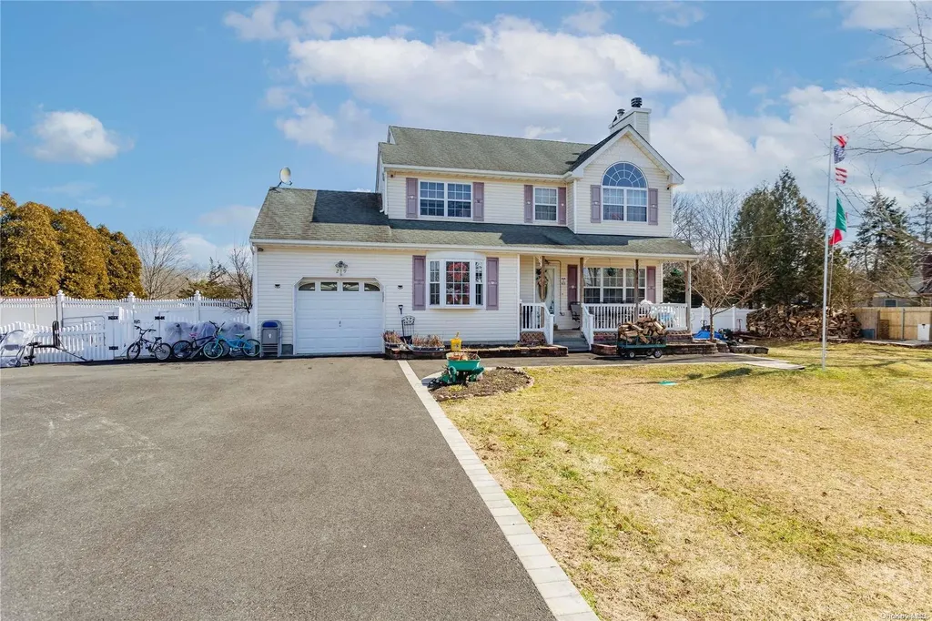 219 Barnes Road Moriches NY 11955
