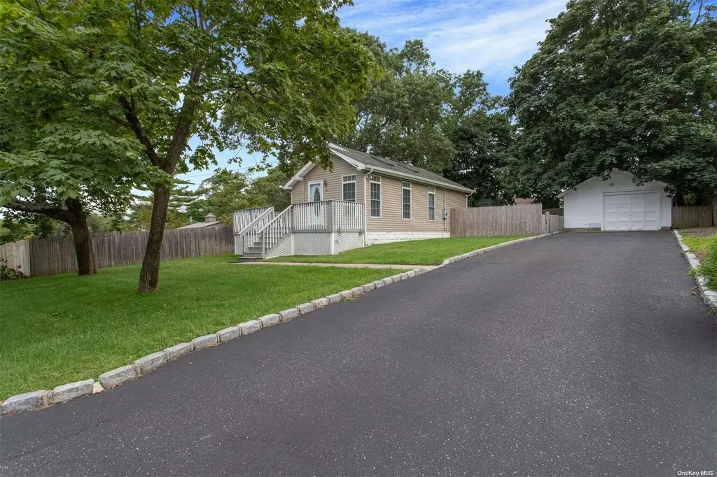6 Freeman Avenue Nesconset NY 11767