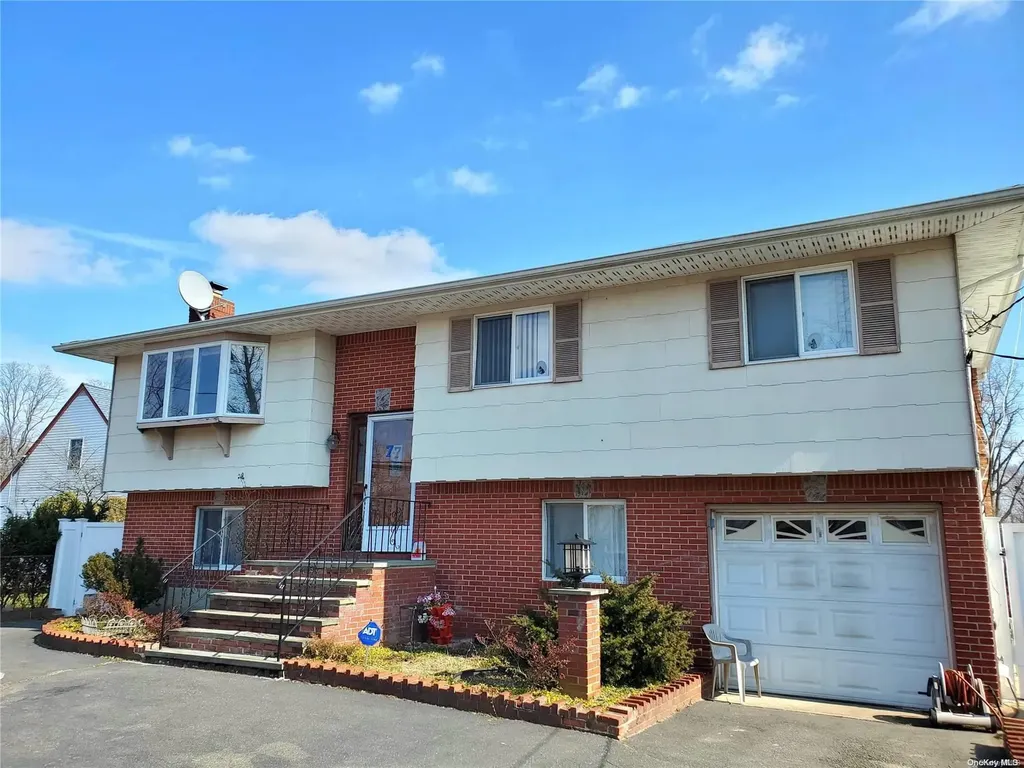 7 Glenda Drive Deer Park NY 11729