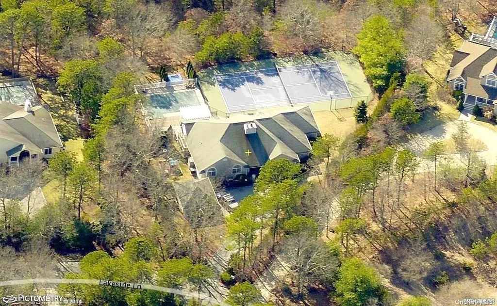 54 Lakeside Lane Westhampton NY 11977