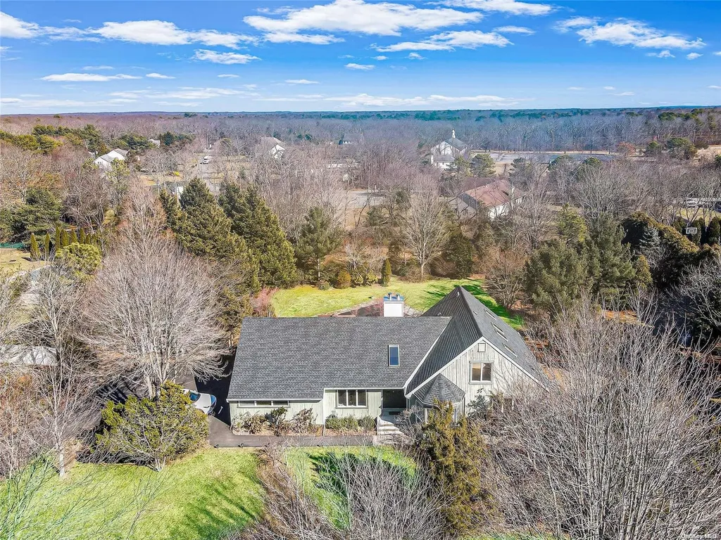 4 Susan Drive Wading River NY 11792