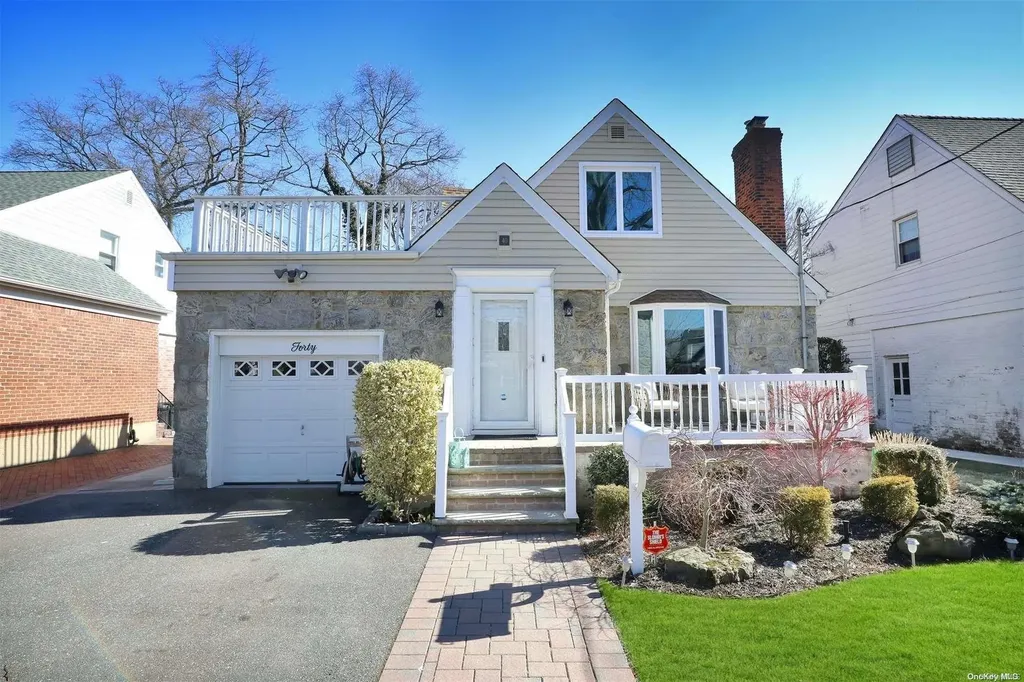 40 Stuart Street Lynbrook NY 11563