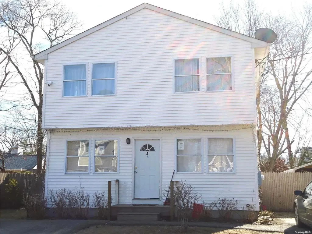 4 Liberty Street Hampton Bays NY 11946
