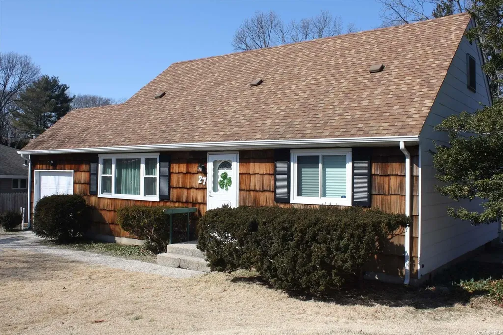 27 Eagle Lane Hauppauge NY 11788