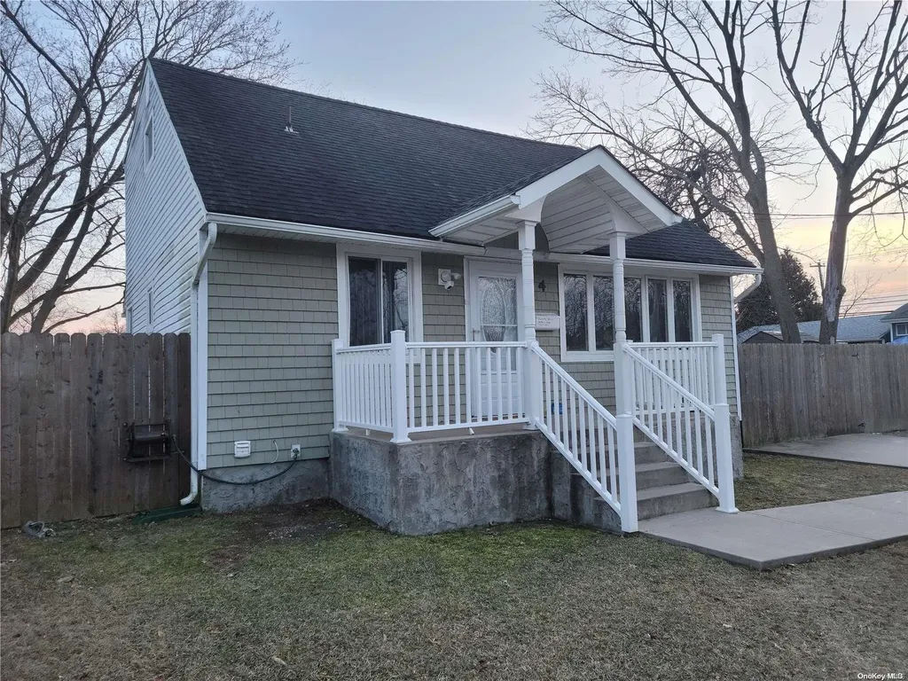 4 E Locust Street Central Islip NY 11722