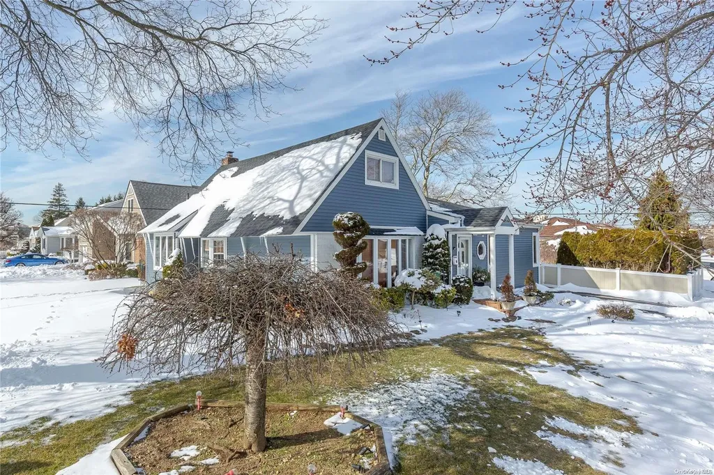 131 Haddon Road New Hyde Park NY 11040