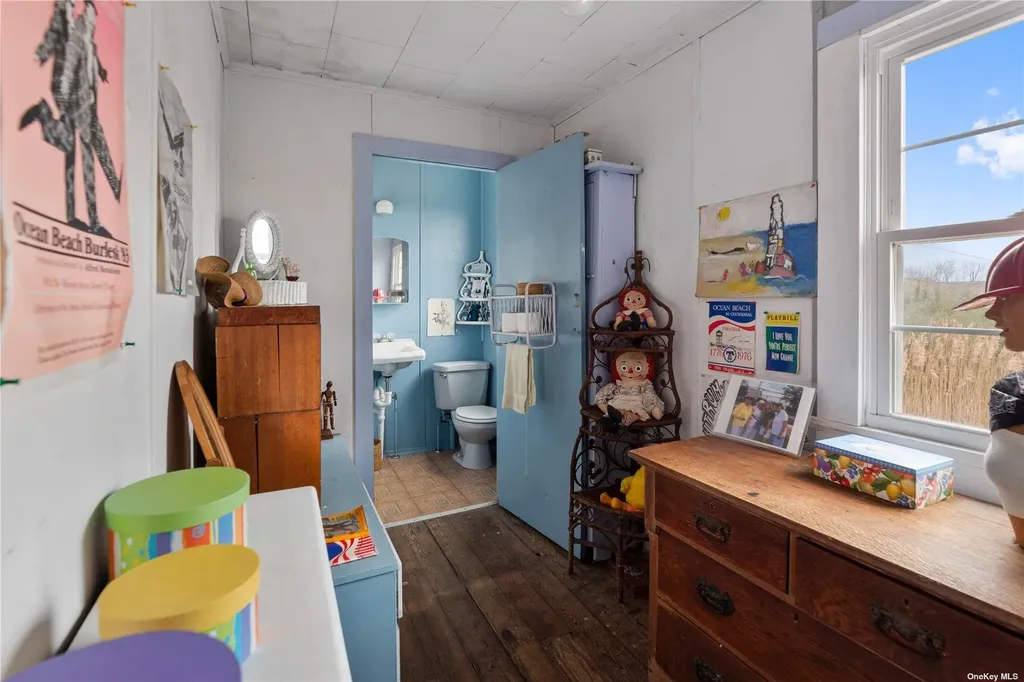 20 Ocean Road Ocean Beach NY 11770