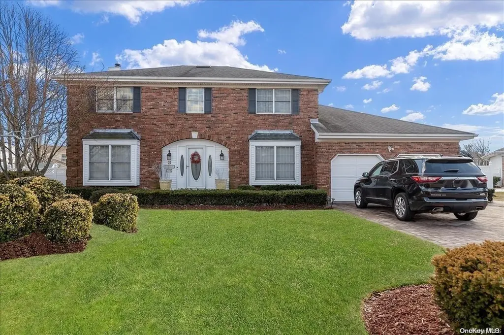 4 Seabreeze Lane West Islip NY 11795