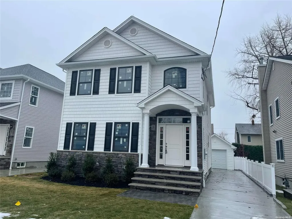 632 5th Avenue New Hyde Park NY 11040