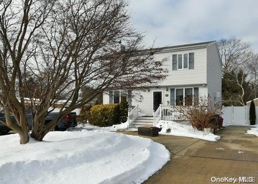 54 Beatrice Avenue West Islip NY 11795