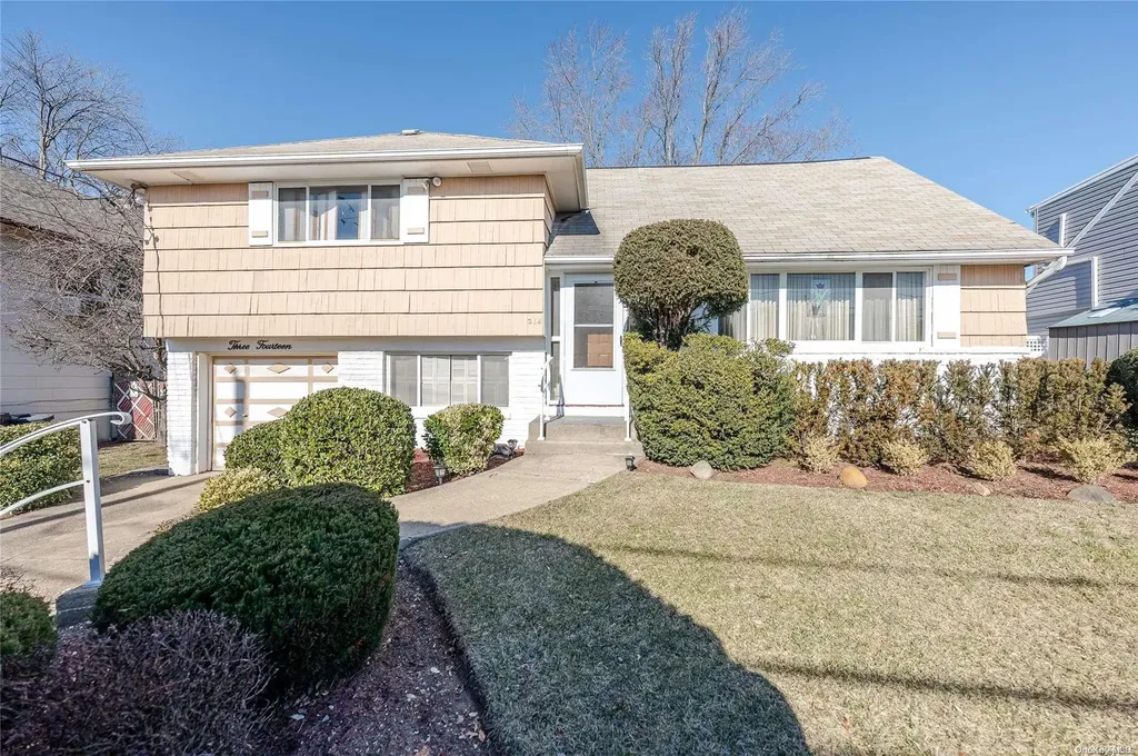 314 W Henrietta Avenue Oceanside NY 11572