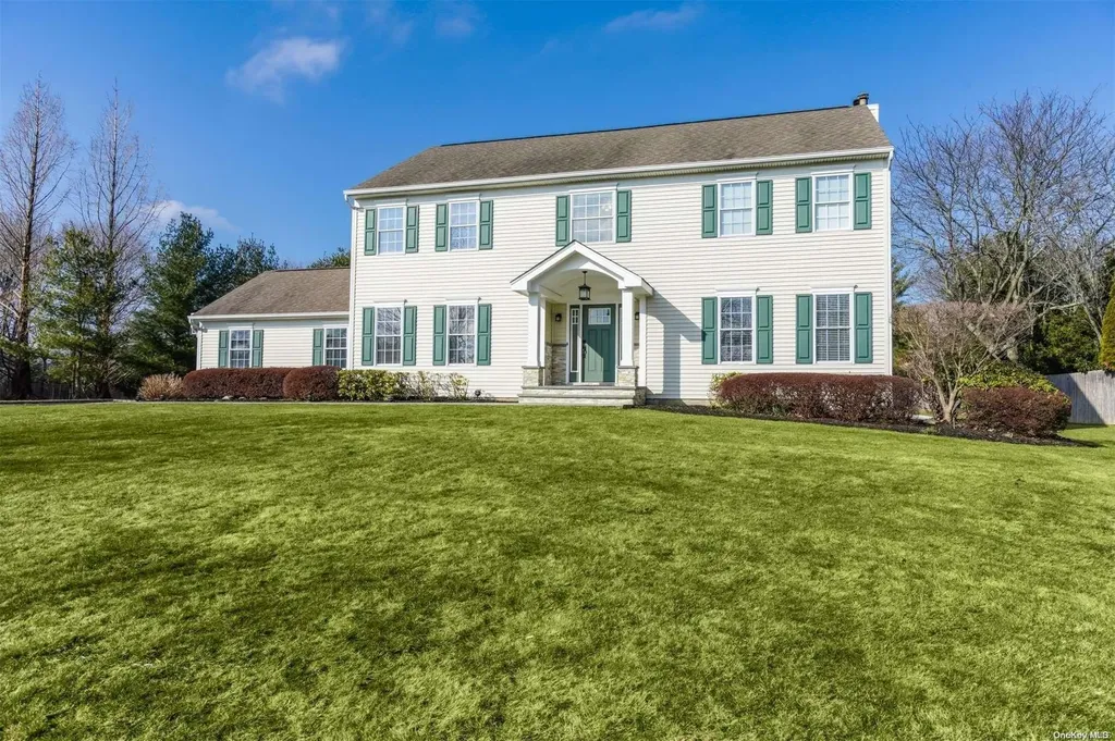 7 Harborfields Court Greenlawn NY 11740