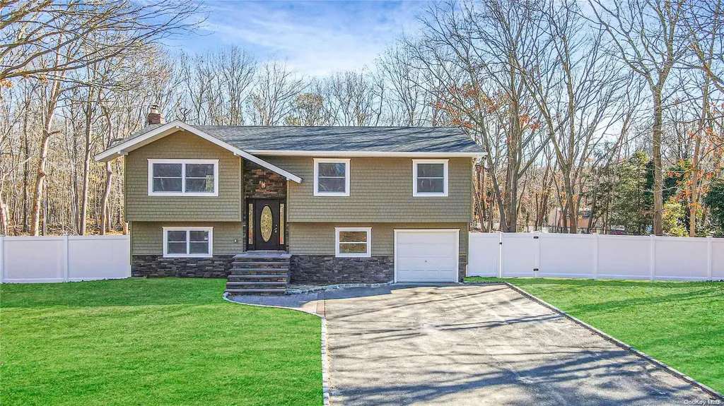 139 Silas Carter Road Manorville NY 11949