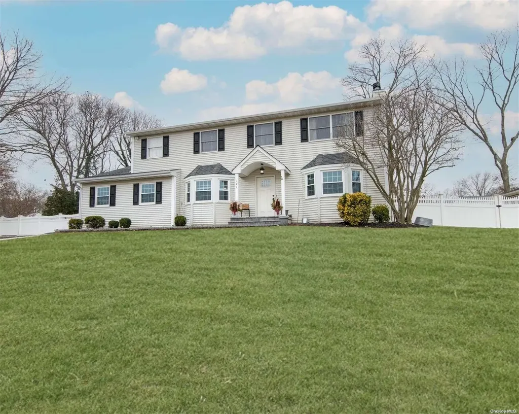 121 Stethem Drive Centereach NY 11720