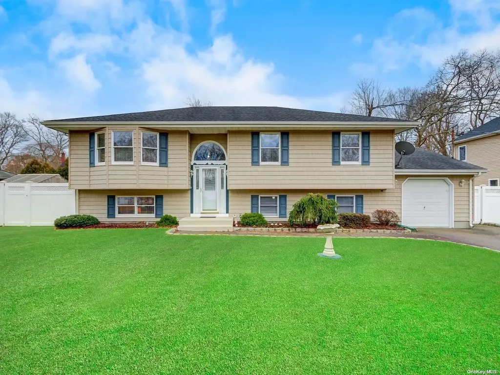 4 Ann Road Mastic Beach NY 11951