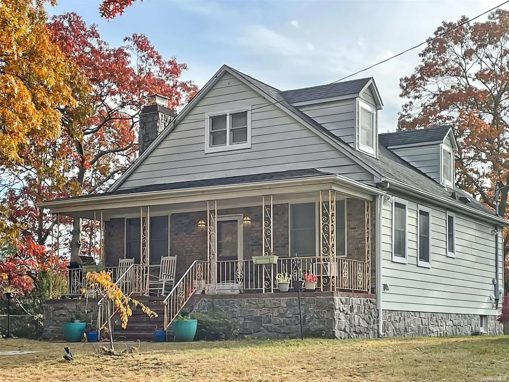 36 Holly Drive Smithtown NY 11787