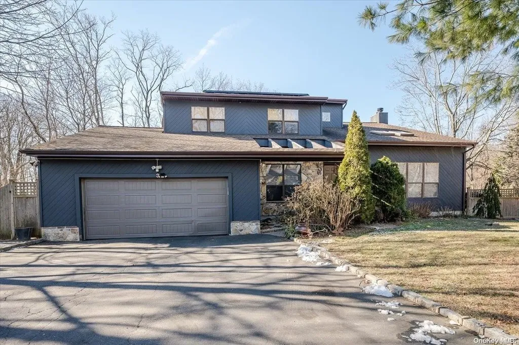 3 Holdsworth Drive Huntington NY 11743