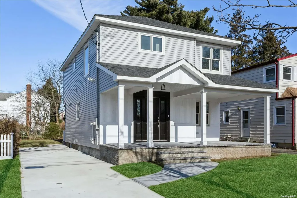 623 10th Avenue New Hyde Park NY 11040