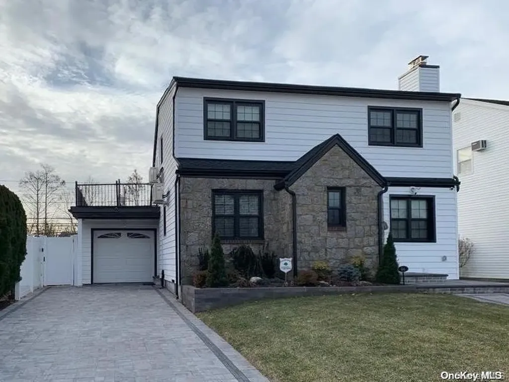 66 Primrose Drive New Hyde Park NY 11040