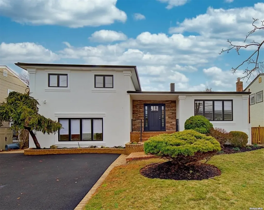 3377 Robbin Lane Merrick NY 11566