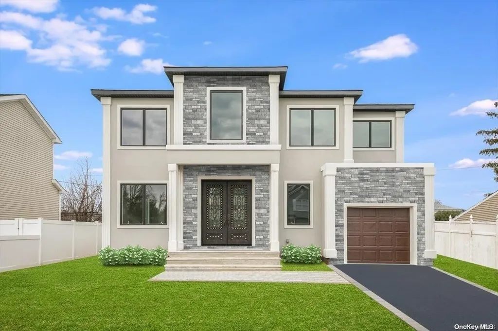 133 Morton Boulevard Plainview NY 11803