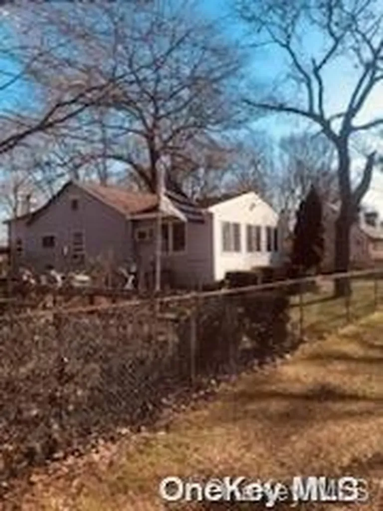 177 Magnolia Drive Mastic Beach NY 11951