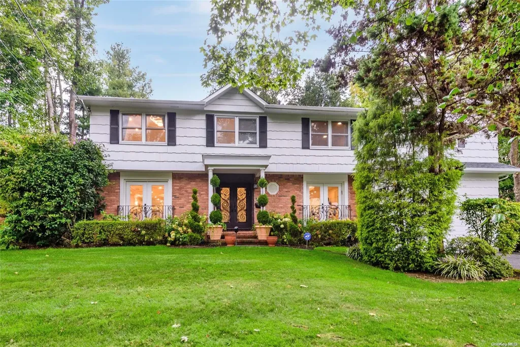 79 Beach Road Great Neck NY 11023