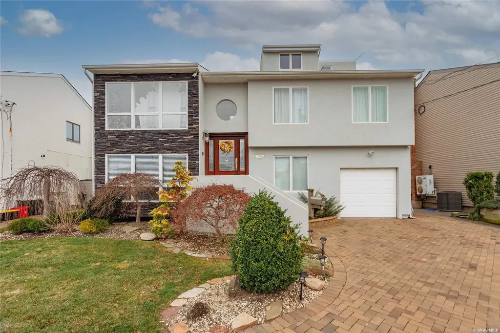 3329 Murdock Avenue Oceanside NY 11572