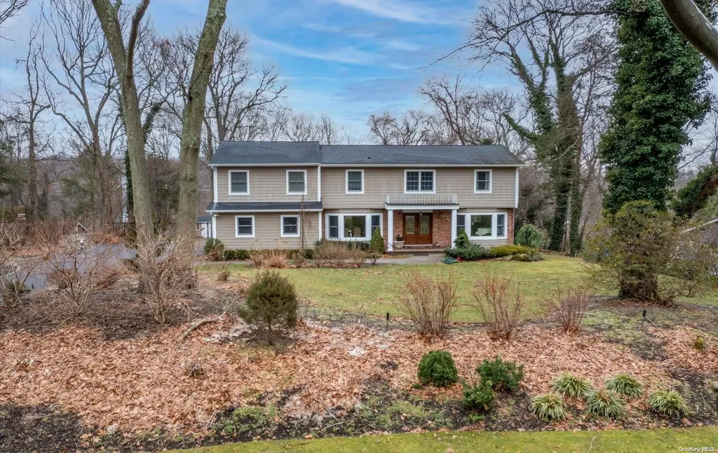 103 Buttonwood Drive Dix Hills NY 11746