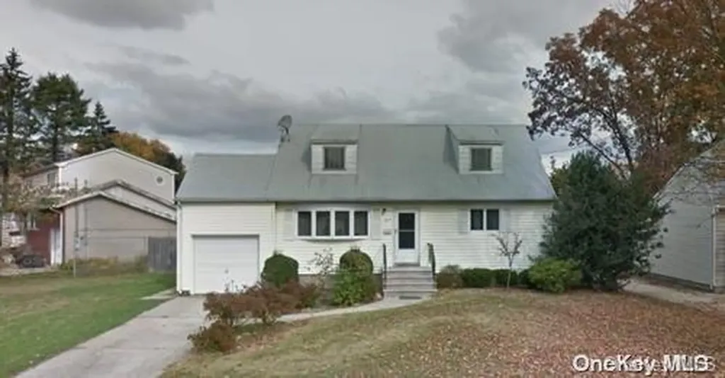 800 11th Street West Babylon NY 11704