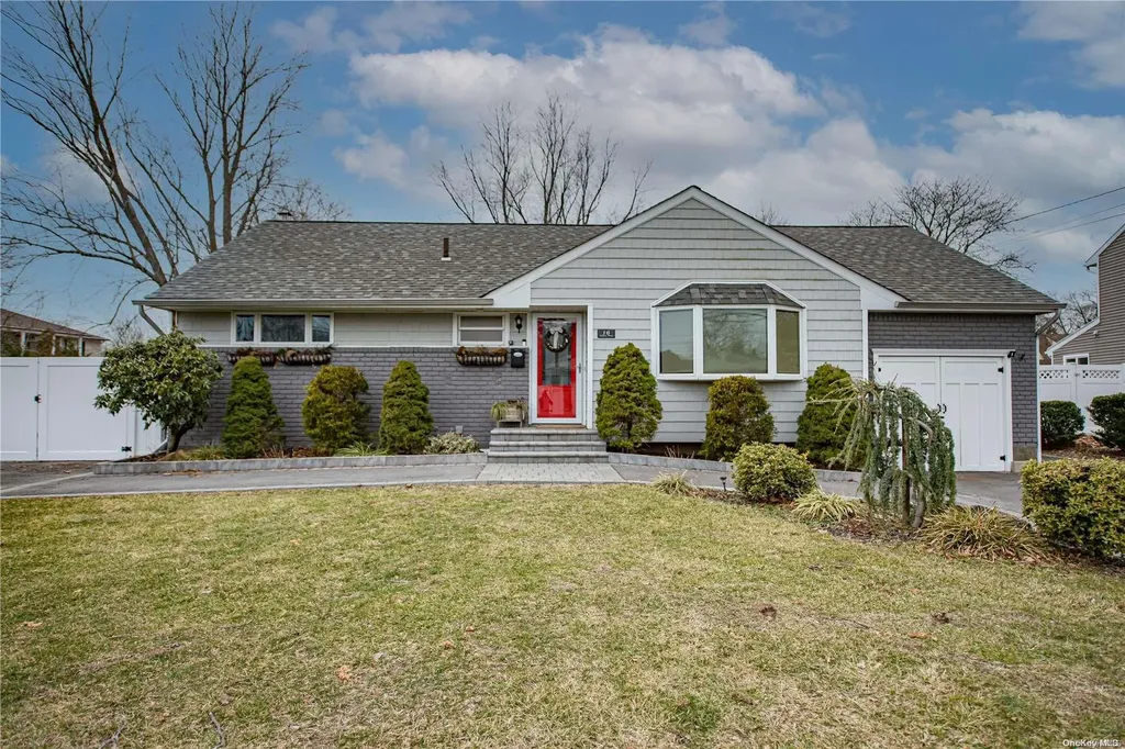 16 Valmont Avenue Commack NY 11725