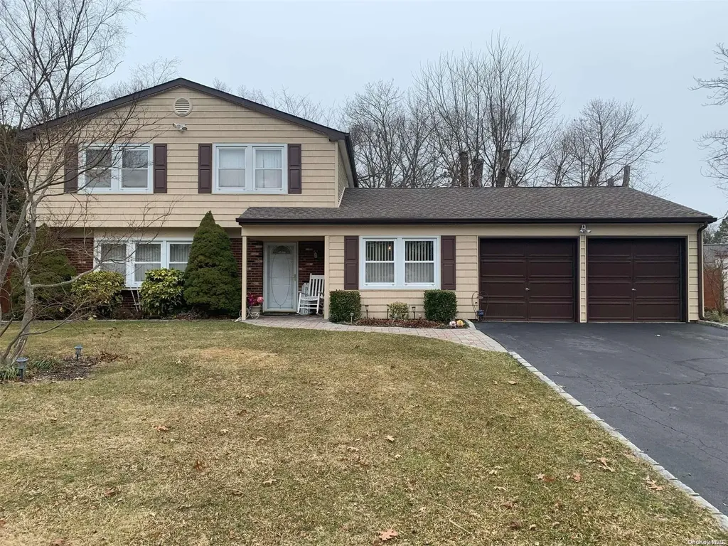 33 Westbrook Road Coram NY 11727