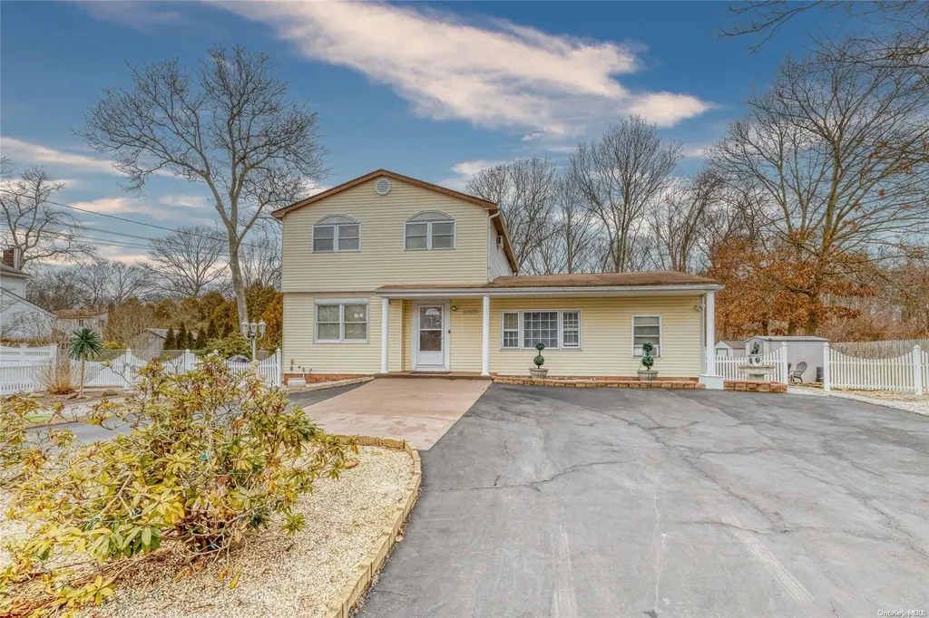 41 Hampton Avenue Mastic NY 11950