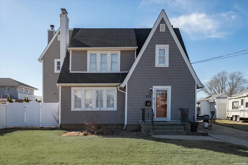 662 Guy Lombardo Avenue Freeport NY 11520