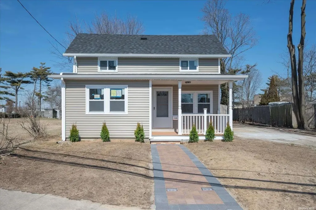 139 Arnold Avenue West Babylon NY 11704