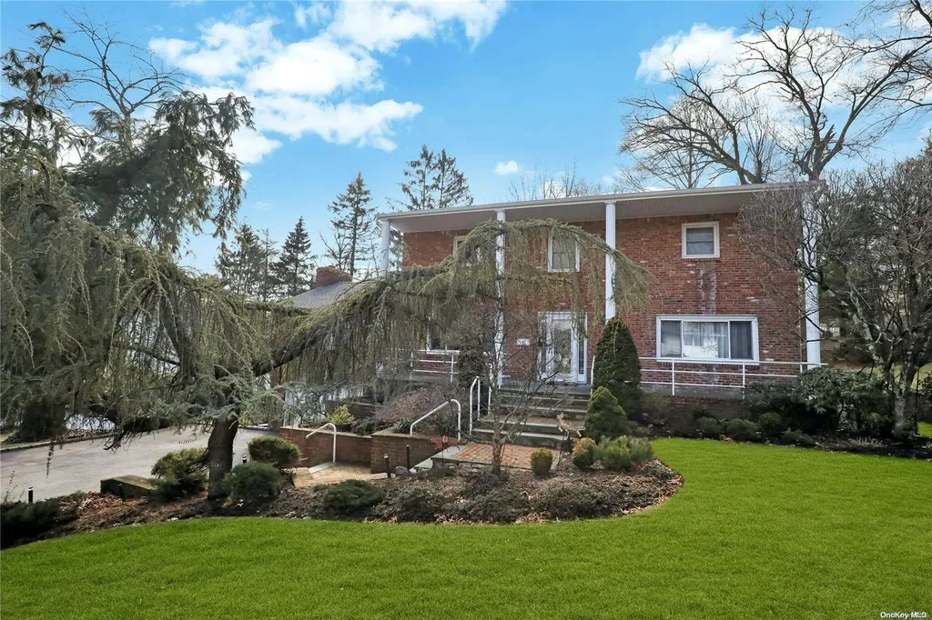 7 Sorgi Court Plainview NY 11803