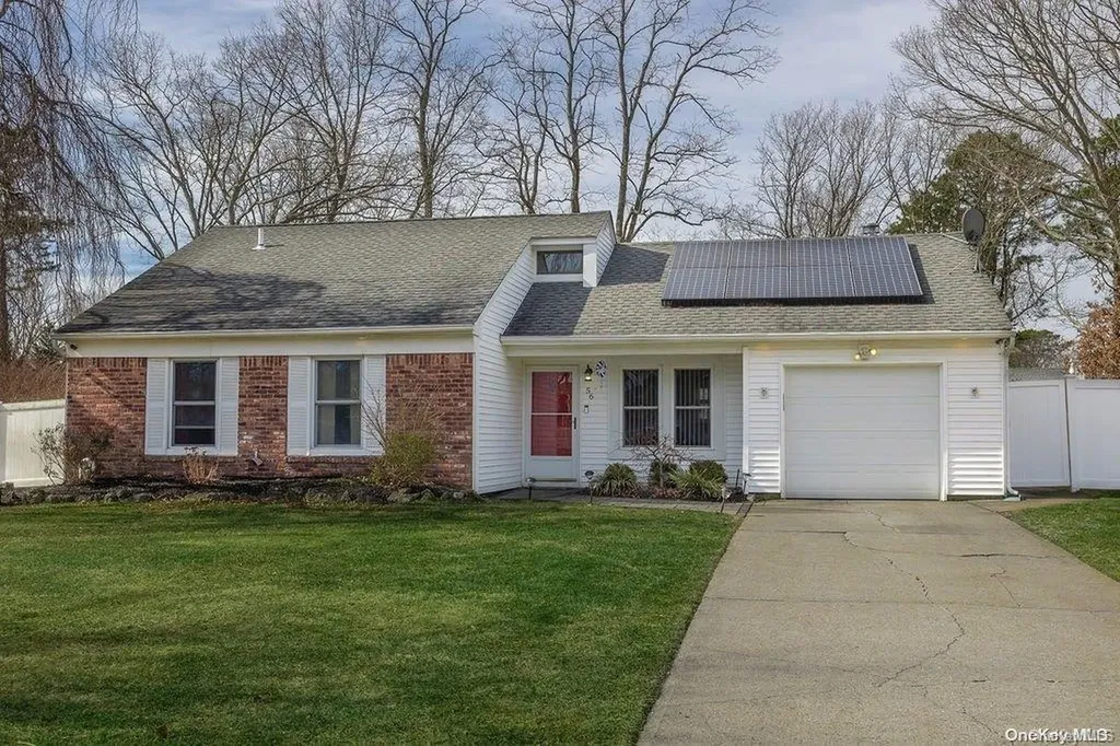 56 Glenmere Lane Coram NY 11727