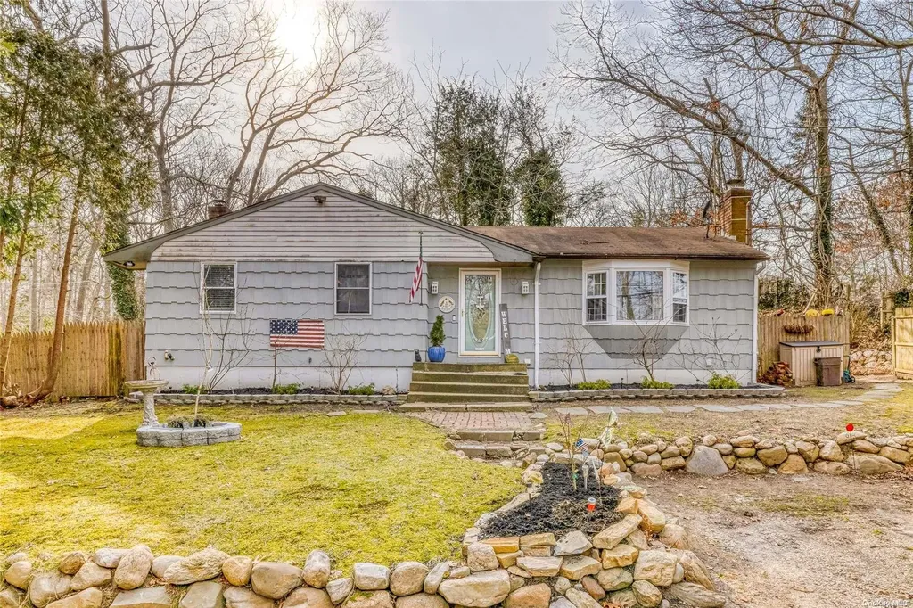 172 Hulse Avenue Wading River NY 11792
